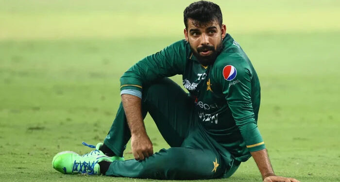 سسیکس کی جانب سے کھیلتے ہوئے شاداب خان زخمی ہوگئے