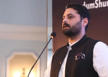 معروف سماجی کارکن جبران ناصر گھر واپس پہنچ گئے