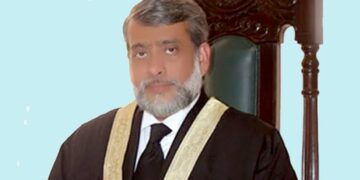 اقبال حمید الرحمان نے وفاقی شرعی عدالت کے چیف جسٹس کی حیثیت سے حلف اٹھالیا