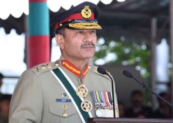 آرمی چیف دو روزہ دورے پر ایران پہنچ گئے