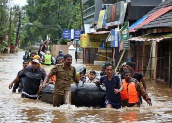 ہندوستان میں سیلاب سے سو سے زائد افراد ہلاک
