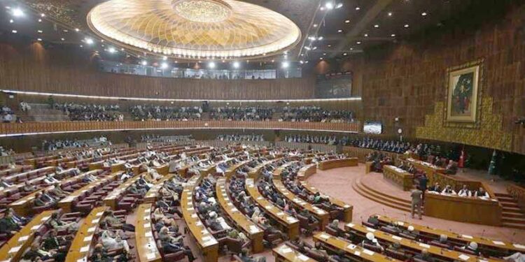اراکین کے شدید تحفظات پر چیئرمین سینیٹ نے پر تشدد انتہا پنسدی کی روک تھام کا بل ڈراپ کردیا  ، توشہ خانہ بل منظور