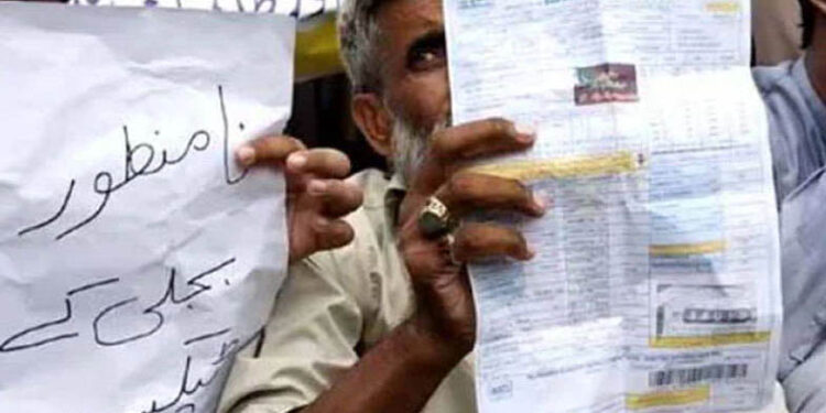 عوامی احتجاج بے اثر، بجلی2روپے7پیسے فی یونٹ مزید مہنگی ہونے کا امکان