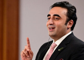 آئین کے معاملے میں آصف زرداری کی رائے کا پابند نہیں ہوں، بلاول بھٹو